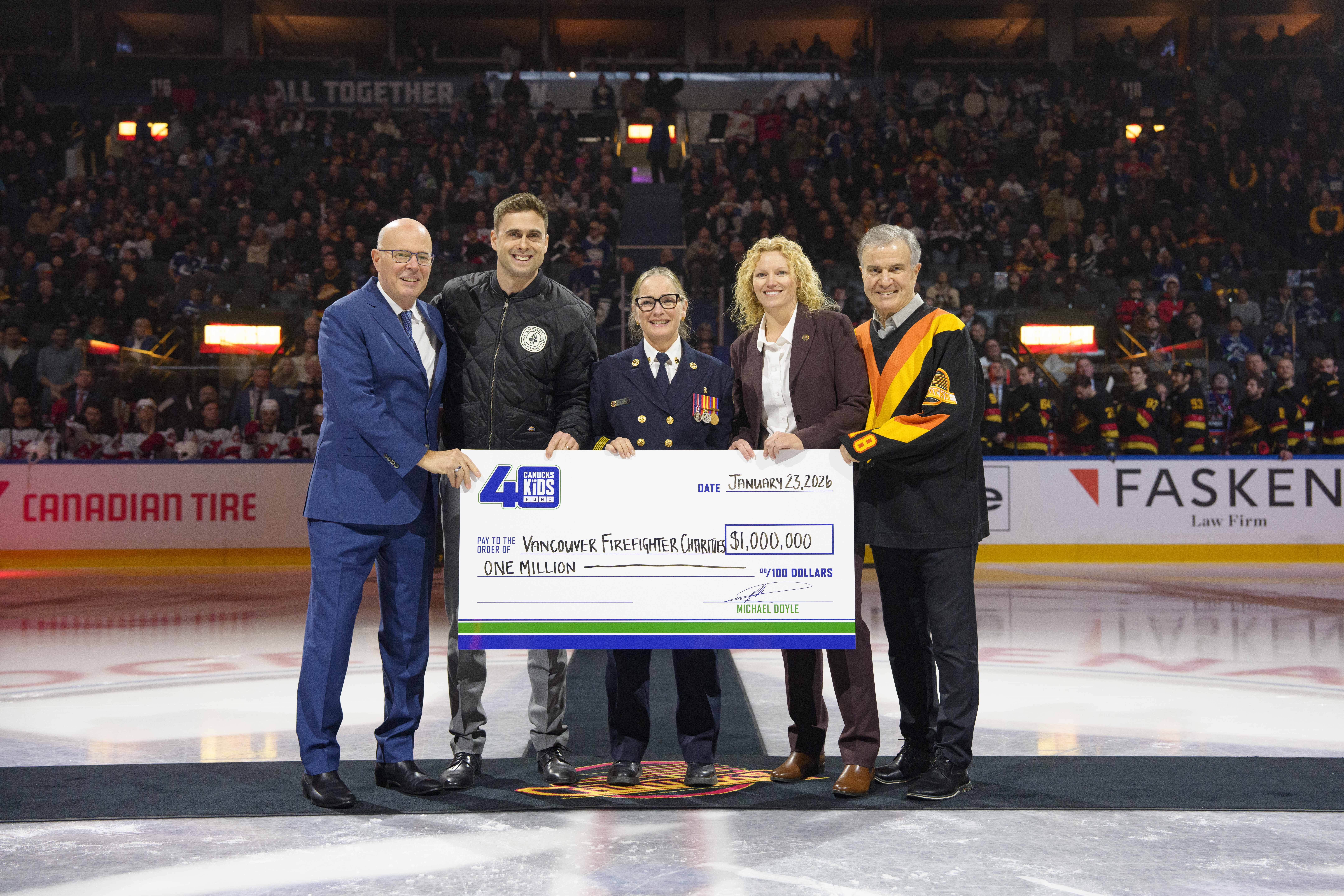 VANCOUVER, CANADA - JANUARY 23: The New Jersey Devils play the Vancouver Canucks during their NHL game at Rogers Arena on January 23, 2026 in Vancouver, British Columbia, Canada.  (Photo by Jeff Vinnick/NHLI via Getty Images)